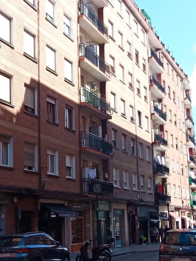 Habitacion 1 Con Vistas Bilbao 0*,  Spanje